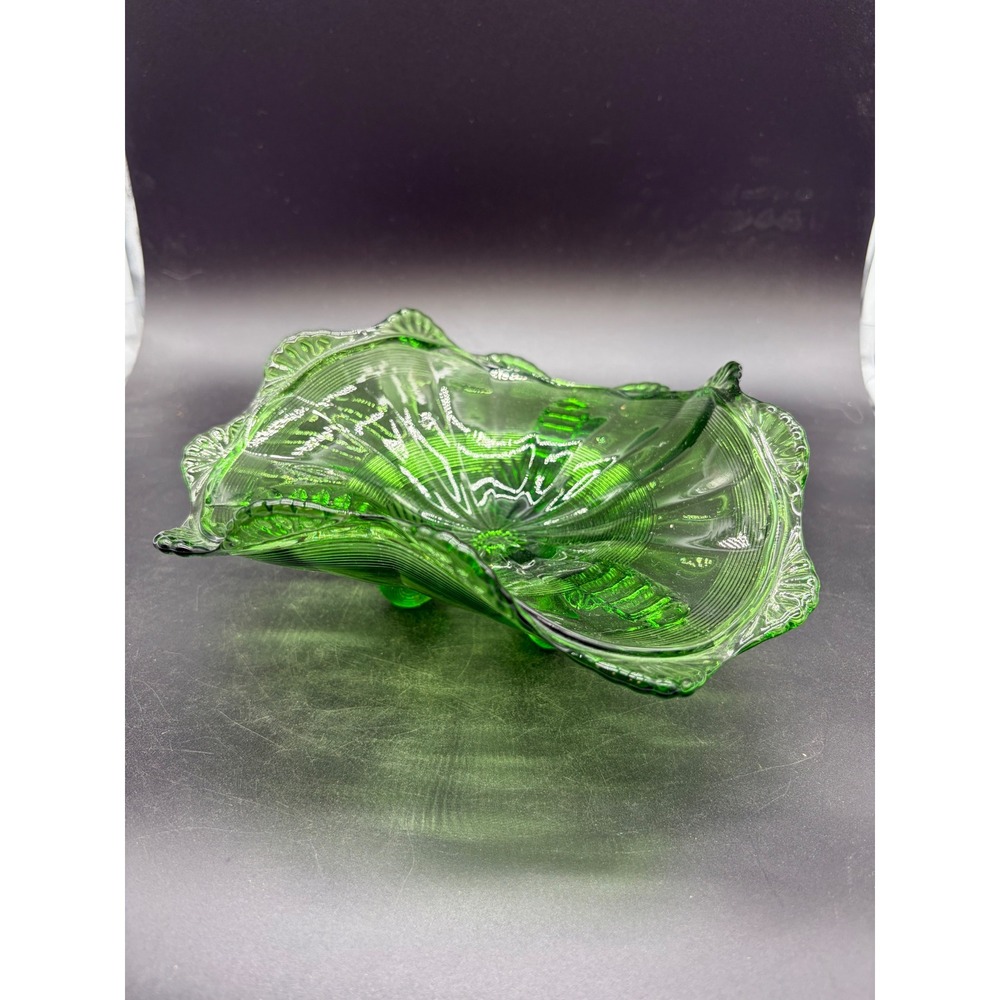 Vintage Northwood 3‎ Footed Fluted Green Dish